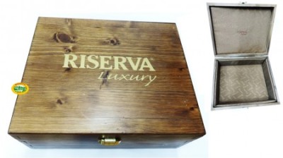 RISERVA Valigetta legno con logo R5202